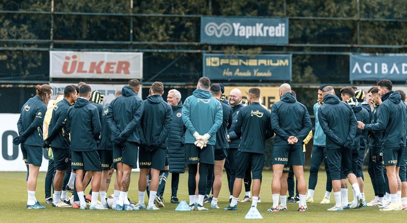 Mourinho ile çıkışa geçti! Fenerbahçe’nin yeni Ferdi Kadıoğlu’su transferin gözdesi oldu! Dev takımlar Beşiktaş maçında onu izleyecek - Resim: 1