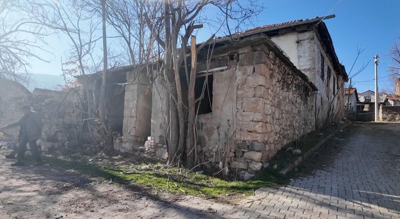 Isparta'nın 60 yıldan bu yana yana elinden 10.000'lerce koyun geçen çobanın yaşadığı yeri görünce gözlerine inanamadı - Resim: 5