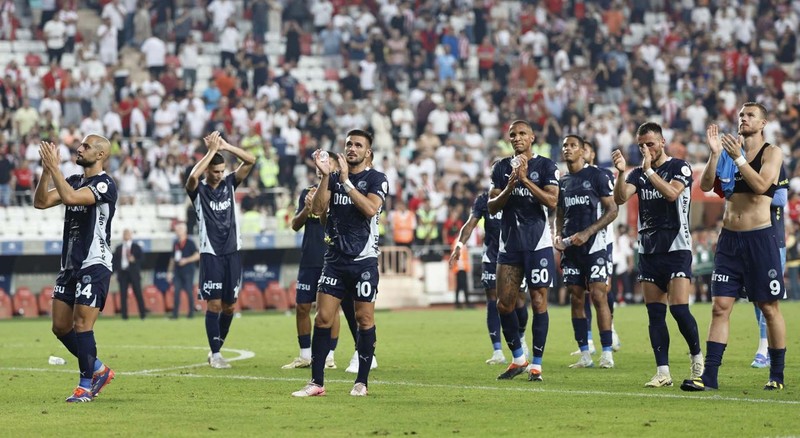 Ali Koç büyük oynuyor! Fenerbahçe’ye yıldız yağmuru! Dünya çapında 4 isimle görüşmeler başladı! - Resim: 3