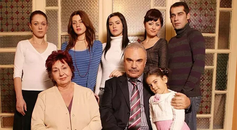 Yaprak Dökümü’nün Ali Rıza Bey’iydi! Halil Ergün'den yıllar sonra Deniz Çakır itirafı geldi! "Kalbim kırıldı" - Resim: 4