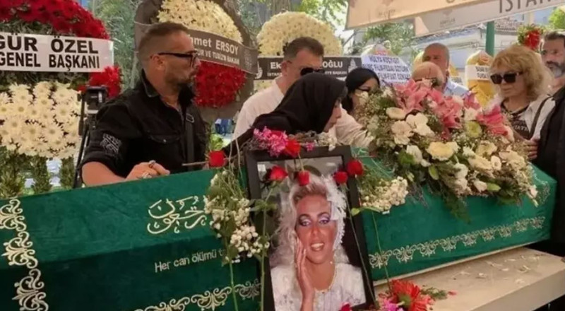 Ahu Tuğba'nın kızı Anjelik'ten yürek burkan açıklama: "Kanlı yastığını saklamıştım" - Resim: 2