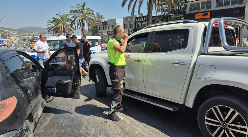 Polisin üzerine aracını sürmüştü! Dilan Çıtak'tan olay gözaltı sonrası açıklama - Resim: 2