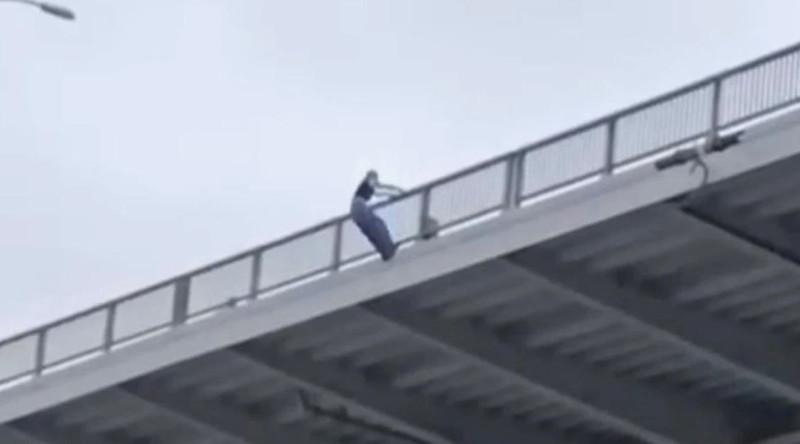 Köprüden atlayarak intihar eden fenomen Kübra Karaaslan kimdir? Babası İstanbul'un göbeğindeki camide imam - Resim: 2