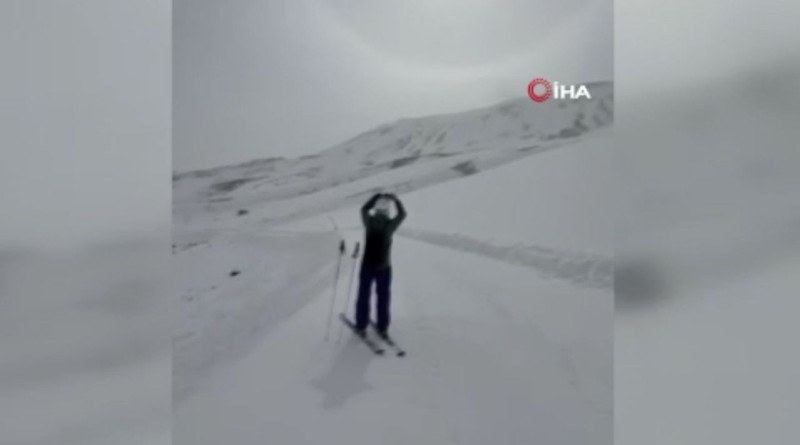 Karla kaplı Erciyes Dağı'nda gökyüzünde görenler hemen kayda aldı. Doğanın sanat eseri - Resim: 2