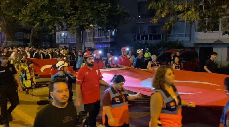 Büyük felaketin 26. yılı! Marmara Depremi'nde hayatını kaybedenler anıldı - Resim: 7