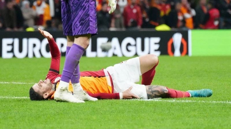 Arjantinli rapçi ile yeni aşka yelken açmıştı! Galatasaray taraftarı Wanda Nara'yı ağlatacak hazırlığa başladı - Resim: 3