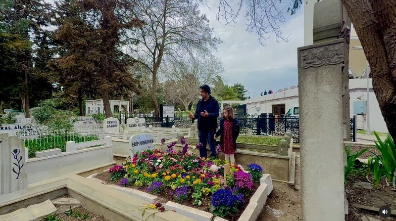 Cenazesine katılamamıştı! Mahsun Kırmızıgül, Edip Akbayram'ın mezarını ziyaret etti, gözyaşlarına hakim olamadı! Sözleri yürek sızlattı - Resim: 4