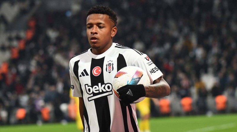 Transferi için 5.6 milyon euro ödemişti! Solskjaer’den Beşiktaşlıları kızdıran hamle! Göztepe maçında 1 saniye süre vermedi - Resim: 6