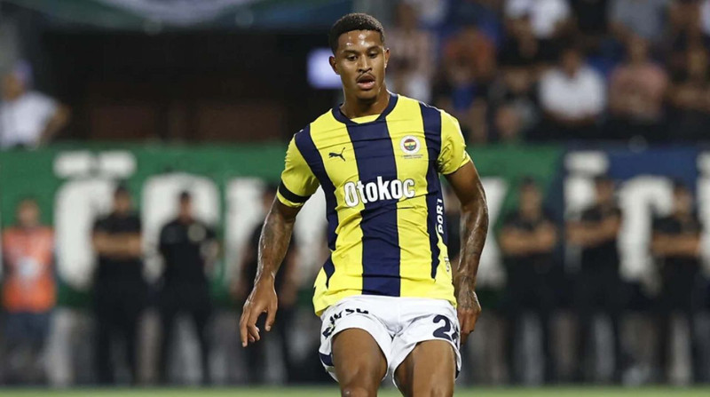 Fenerbahçeliler çok mutlu olacak! 13 milyon euroluk yıldızın sözleşmesi uzatıldı! Mourinho’nun kare ası 2028’e kadar takımda kalacak - Resim: 4