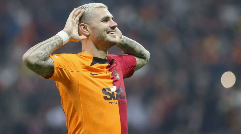 Boğaz'da aşka geldiler! Galatasaray'ın yıldız futbolcusu Mauro Icardi ve sevgilisi China Suarez'den romantik paylaşım! - Resim: 1