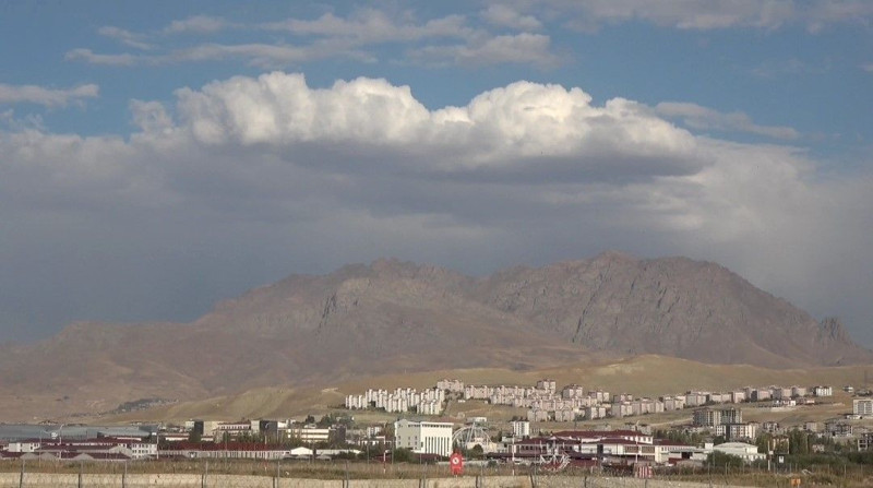 Van Gölü semalarında timelapse büyüsü! Bulutların geçişi görsel şölen oluşturdu - Resim: 3