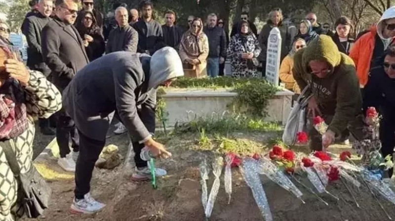 Tanyeli'nin oğlu haberi verdi! 6 ay sonra acı bir kayıp daha - Resim: 2