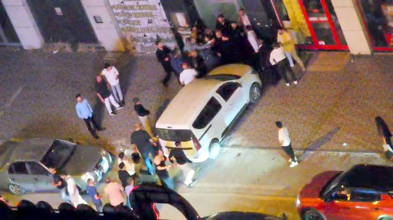 Esenyurt'ta düğün sonrası tekmeli yumruklu kavga: O anlar kamerada - Resim: 3