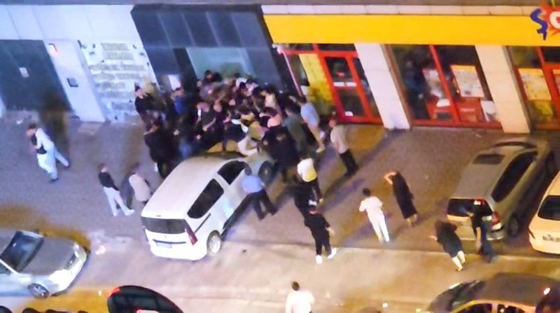 Esenyurt'ta düğün sonrası tekmeli yumruklu kavga: O anlar kamerada - Resim: 6