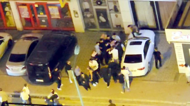 Esenyurt'ta düğün sonrası tekmeli yumruklu kavga: O anlar kamerada - Resim: 2