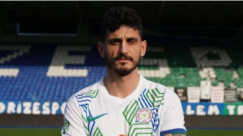Milli futbolcu Samet Akaydin ile Hazal Çağlar evleniyor! Sürpriz evlenme teklifi büyük yankı uyandırdı - Resim: 1
