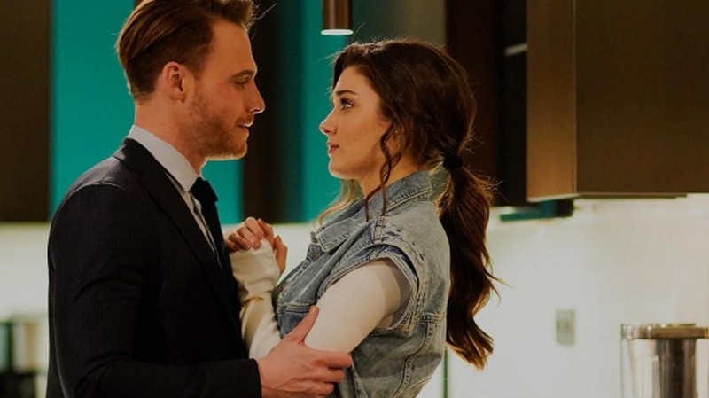 Hande Erçel ile Kerem Bürsin ayrıldı! İşte şoke eden sebep - Resim: 9