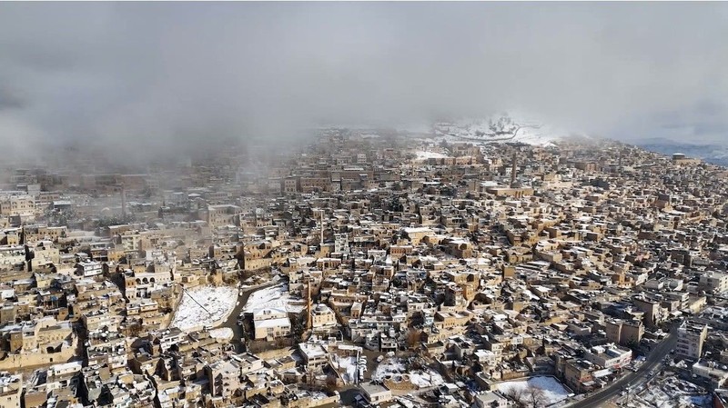 Mardin kar yağışından sonra beyaza bürünmesiyle havadan görüntülendi. Bakanlar bu mükemmel şehre bir daha hayran kaldı - Resim: 2