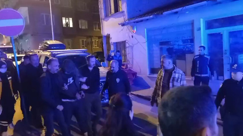 Polisten kaçmaya çalışıyordu! Başına öyle bir şey geldi ki... Ekipler saatlerce uğraştı - Resim: 3