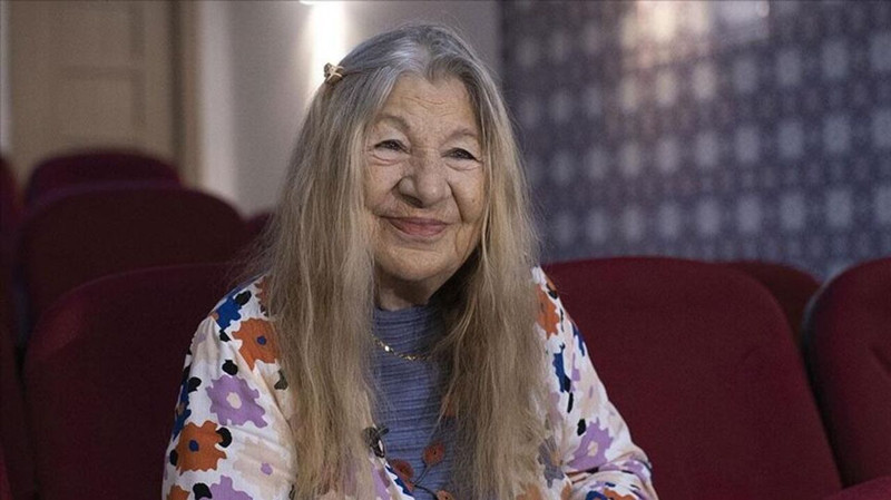 Mine Tugay'dan dikkat çeken paylaşım! Oyunculuğa başlama sebebini açıkladı - Resim: 5