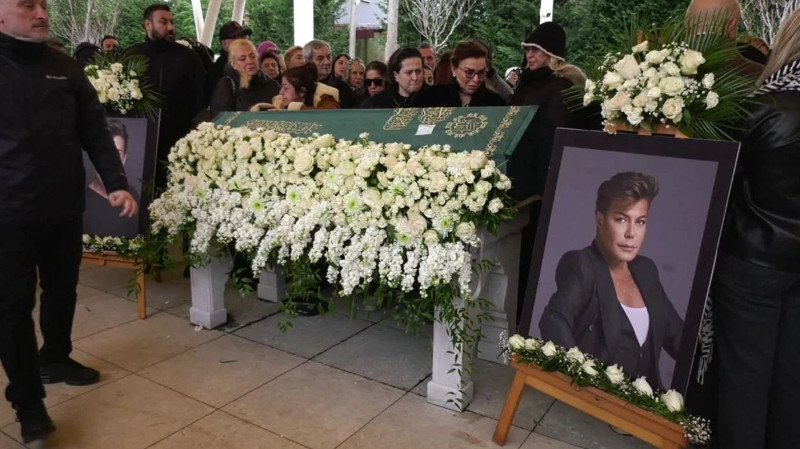 Şarkıcı Hatice, Fatih Ürek'in ablasına açtı ağzını yumdu gözünü! "Timsah gözyaşlarını görünce çıldırıyorum" - Resim: 4