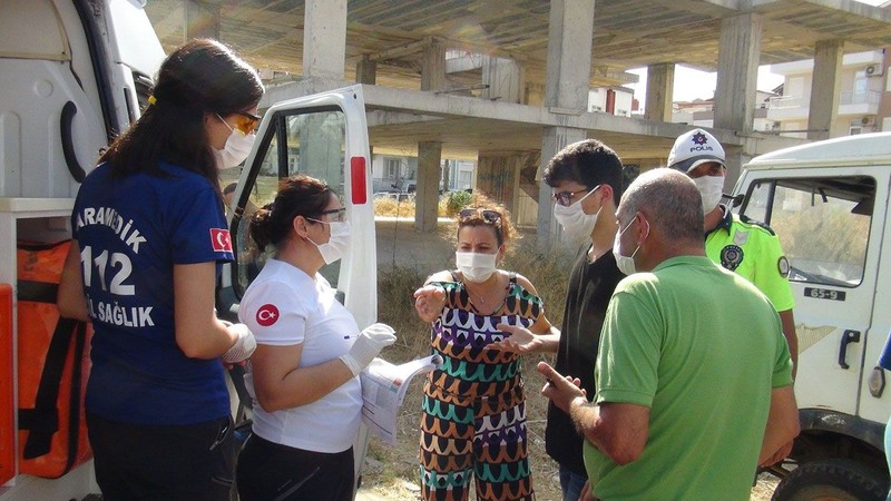 Korona virüs bulaşır diye çocuklarını ambulanstan indirdi - Resim: 4