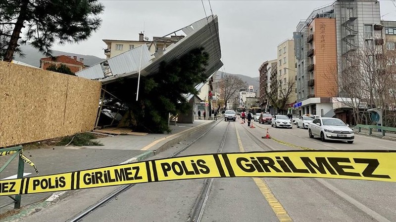 Lodos ve fırtına tüm yurdu etkisi altına aldı! Fırtına kabusunun dehşet veren görüntüleri! - Resim: 3