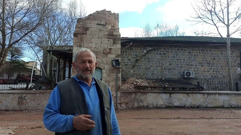 730 yıllık camii büyük depremlerde hasar görmüştü! Caminin minaresi artçı sarsıntılara dayanamadı - Resim: 2