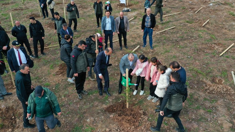 Artvin'de her yıl bugün, büyük küçük demeden tek bir şey için bir araya geliyorlar. 'Geleceğe Nefes' olmak 202 bin tanesini toprakla buluşturdular - Resim: 2