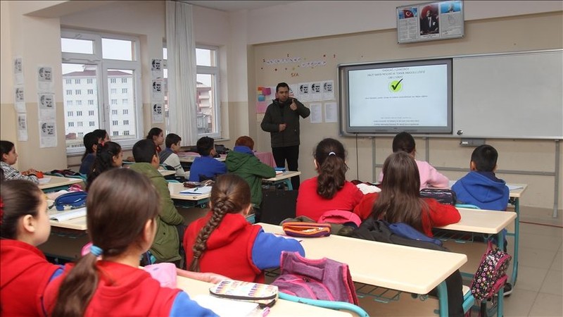 Öğretmen seminerleri nasıl yapılacak, ÖBA'dan mı? 13-17 Kasım 2023 Öğretmen seminerleri online mı olacak? MEB mesleki çalışma programı! - Resim: 1