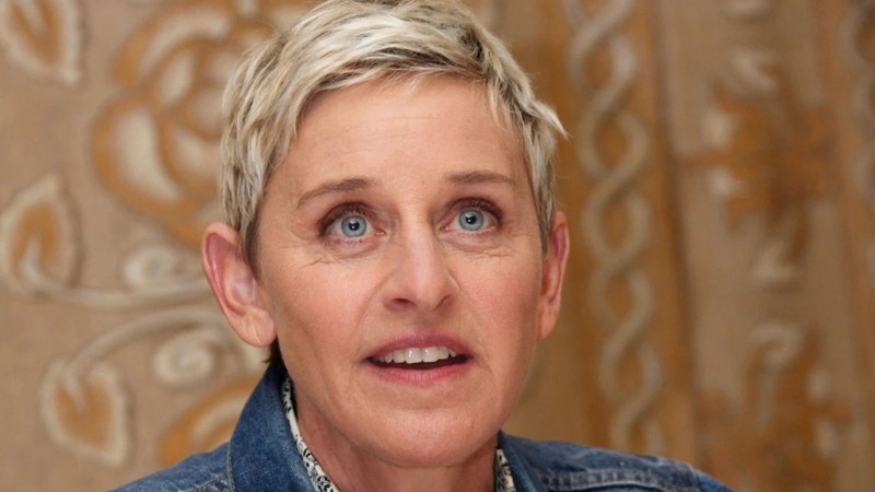 Ellen DeGeneres yaşadığı ülkeyi terk etti! Ülkeden sonra görüntüsünü de değiştirdi! - Resim: 3