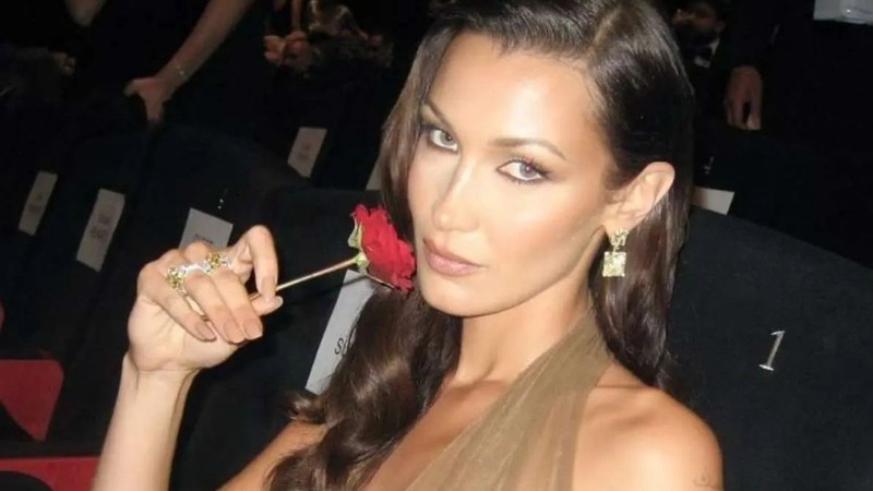 Bella Hadid'den Türk mutfağı jesti: Yaprak sarma sardığı anları paylaştı! - Resim: 3