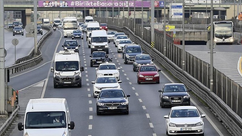 İstanbul'un çileli trafiğinde 'kaynak yapanlar' dikkat: Ekipler önce tespit etti, sonra cezayı kesti! - Resim: 4