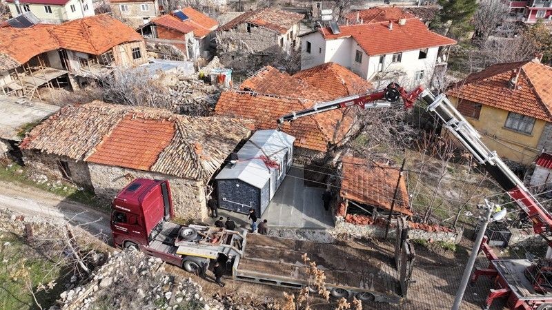 Isparta'nın 60 yıldan bu yana yana elinden 10.000'lerce koyun geçen çobanın yaşadığı yeri görünce gözlerine inanamadı - Resim: 3