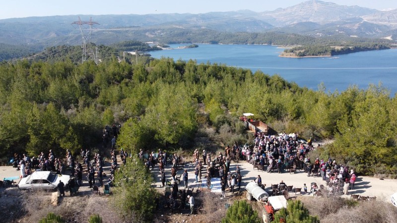 Çukurova'da 10'larca çiftçi bir araya geldi. Ellerini semaya açan çiftçiler, tek bir şey için dua etti - Resim: 3