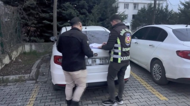 Tiktok videosu 'Yakışıklı Güvenlik' lakaplı fenomenin başını yaktı: Polis rekor ceza yazdı! - Resim: 2