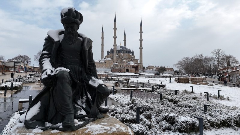 Edirne'de kar yağışı etkili oldu. Selimiye Camii karla kaplandı. O anlar havadan görüntülendi - Resim: 4