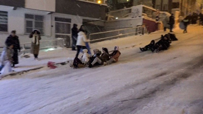 Samsun'da yoğun kar yağışının ardından eğlenceli anlar! Yıllar sonra böylesini gördüler - Resim: 4