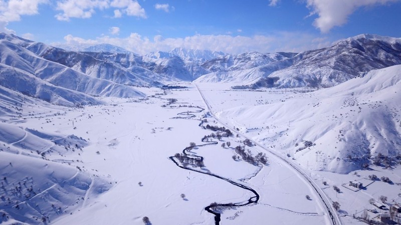 Bitlis'in Tatvan ile Hizan ilçeleri arasında bulunan Güzeldere Menderesleri -14 derece altında görüntülendi. Kardaki görsel şölen izleyenleri hayran bıraktı - Resim: 2