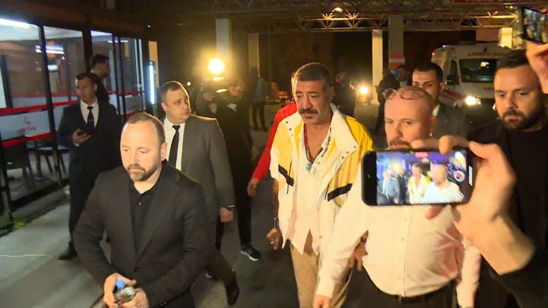 Ani ölümü herkesi üzdü! Volkan Konak için sanat dünyasından taziye mesajları! "Bayram acıya büründü" - Resim: 5
