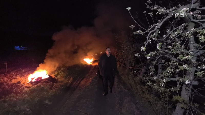 Bursa'da sıcaklık 0'ın altına düştü, çiftçiler tarlalarını ateşe verdi - Resim: 4