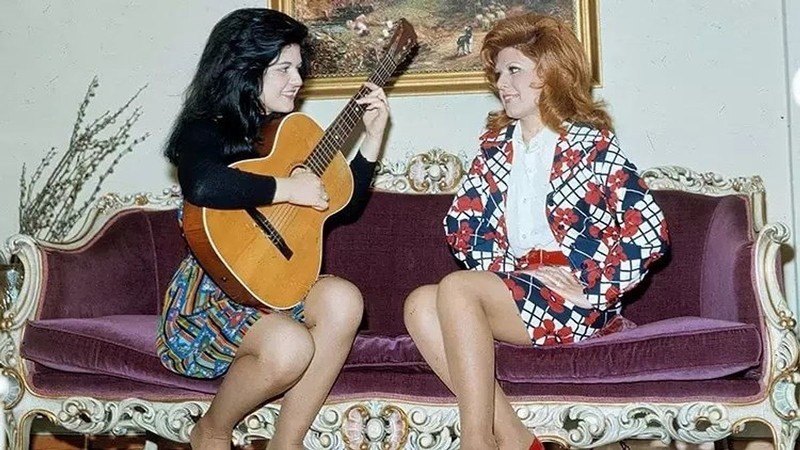 Ablasının eşiyle evlenmişti! Gülden Karaböcek'in 50 yıllık suskunluğu bozuldu! "Enişteci" ithamında bulunan Neşe Karaböcek'e cevap verdi - Resim: 2