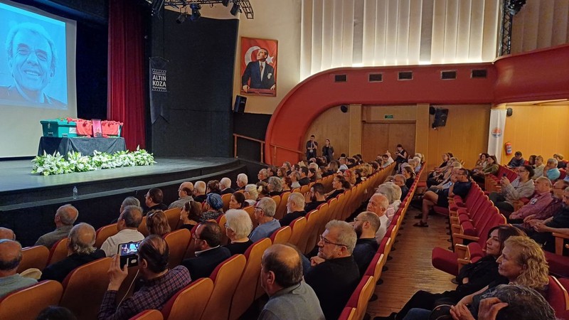 Yeşilçam'ın usta yönetmeni Ali Özgentürk'e acı veda! Kızının sözleri yürek sızlattı - Resim: 4