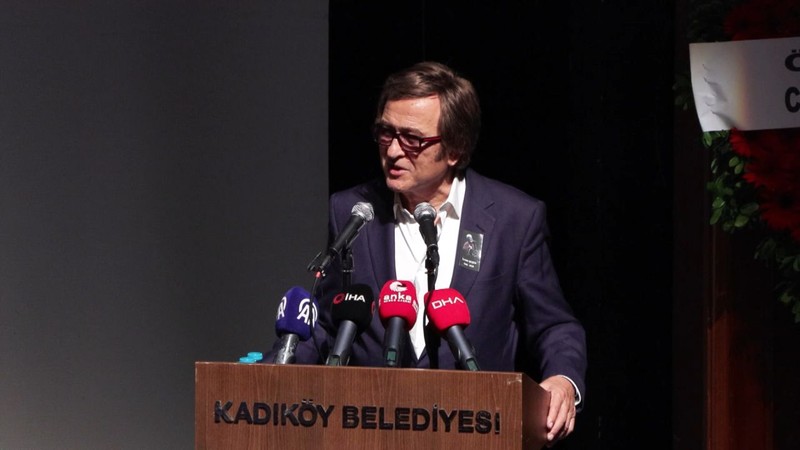 Usta sanatçı İlhan Şeşen'e acı veda! Cenazesi arızalanan asansörde kaldı, yeğeninin sözleri yürek burktu! "Yakında görüşürüz" - Resim: 6
