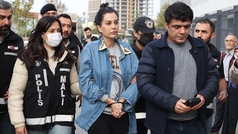 9.5 ay hapis yattı! Fenomen Dilan Polat'tan şoke eden intihar itirafı geldi! "Çocuklarım gözümün önüne geldi" diyerek anlattı - Resim: 1