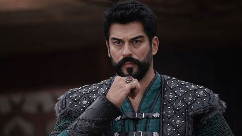 Burak Özçivit’in serveti ağızları açık bıraktı! Gayrimenkul zengini çıktı - Resim: 5