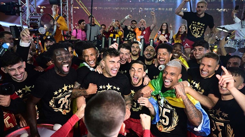 Galatasaray’dan yılın transfer bombası! Sözlü anlaşma sağlandı! Okan Buruk, ‘Tamam’ derse 0 bonservisle geliyor - Resim: 3