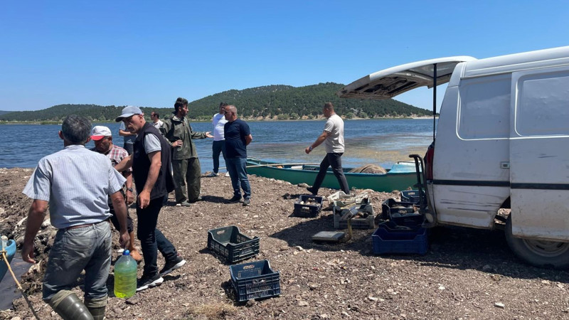 Konya'da amatör balıkçıların ağına takıldı. En son 11 yıl önce çıkmıştı balıkçılar görünce kaçmasın diye hemen su ile bağlantısını kesti - Resim: 4