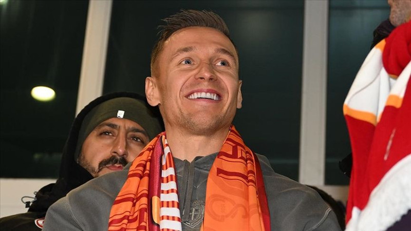 Galatasaray transfer etmek istiyordu! 30 milyon euroluk yıldızdan taraftarı kızdıran karar! Sebebi tepki çekti - Resim: 2