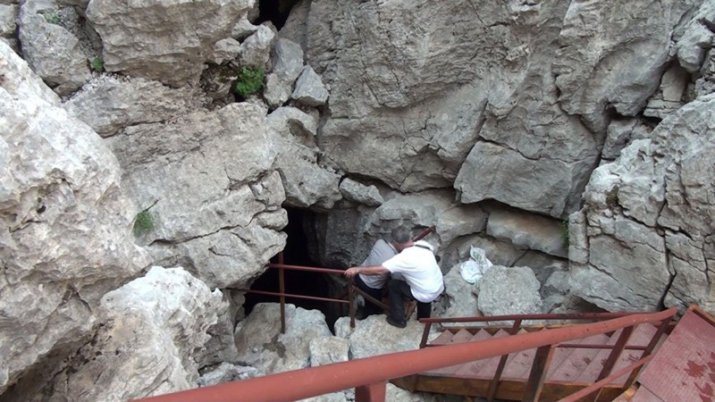 Antalya'da 1900 metreyi bulan rakımda dağın içindeki obrukta tutuyorlar. İçeri girenler manzarayı görünce şaşırıp kalıyor - Resim: 7